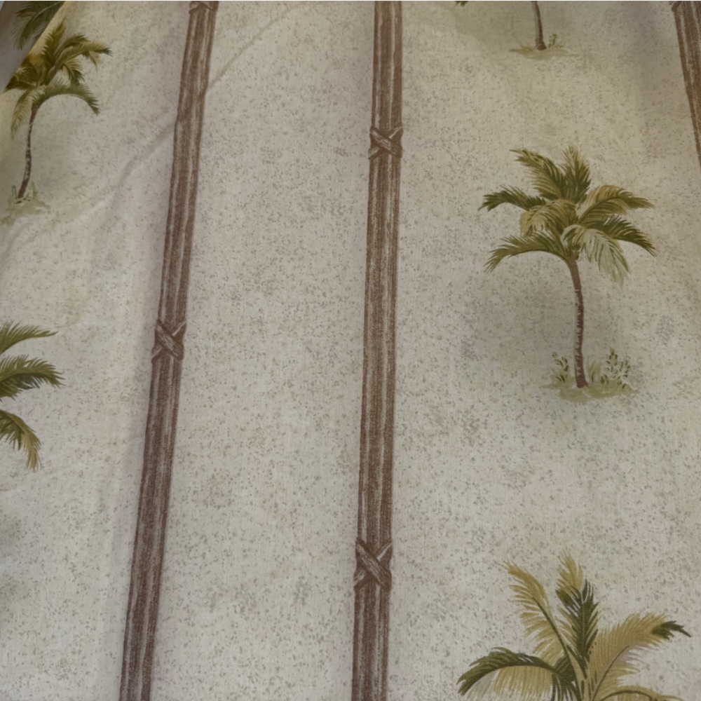 Tropical Palm Print sheets in Cream and Olive twin clean no rips, tears,stains.